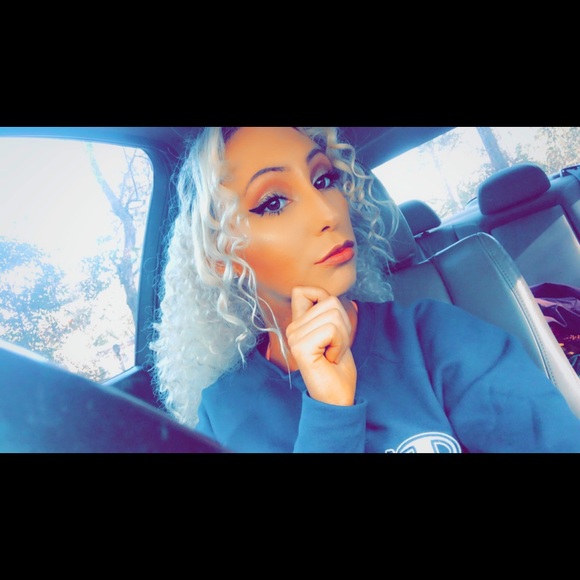 Meet the Posher Other - Meet your Posher, Liz